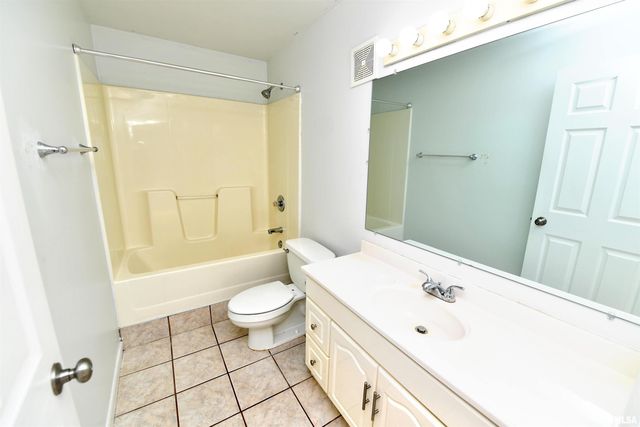 123 SW JEFFERSON Avenue E9SW, Peoria, IL 61602