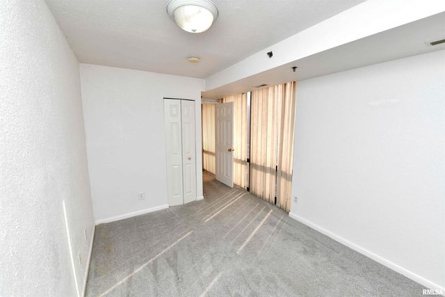 123 SW JEFFERSON Avenue E9SW, Peoria, IL 61602