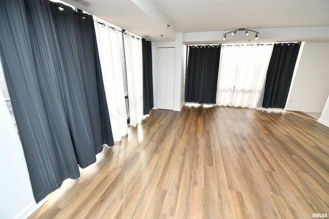 123 SW JEFFERSON Avenue E9SW, Peoria, IL 61602