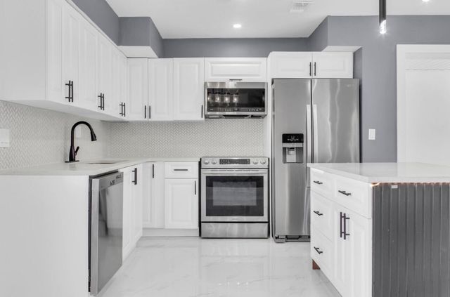 915 SW 3rd Street, Boynton Beach, FL 33435
