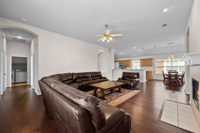 3205 Hamlett Lane, Garland, TX 75043