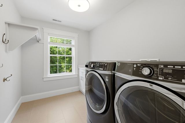 4 Augustus Rd, Lexington, MA 02421