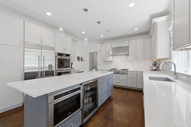 4 Augustus Rd, Lexington, MA 02421