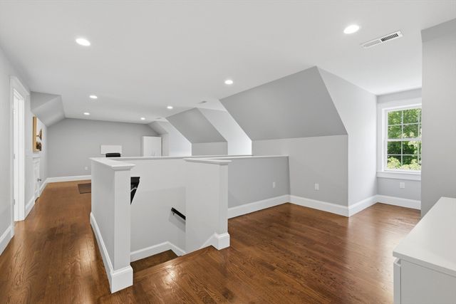 4 Augustus Rd, Lexington, MA 02421