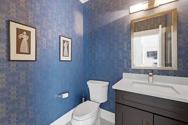 4 Augustus Rd, Lexington, MA 02421