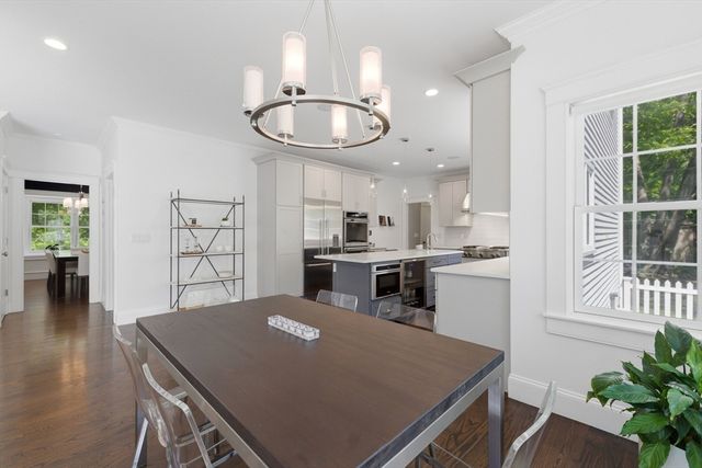 4 Augustus Rd, Lexington, MA 02421