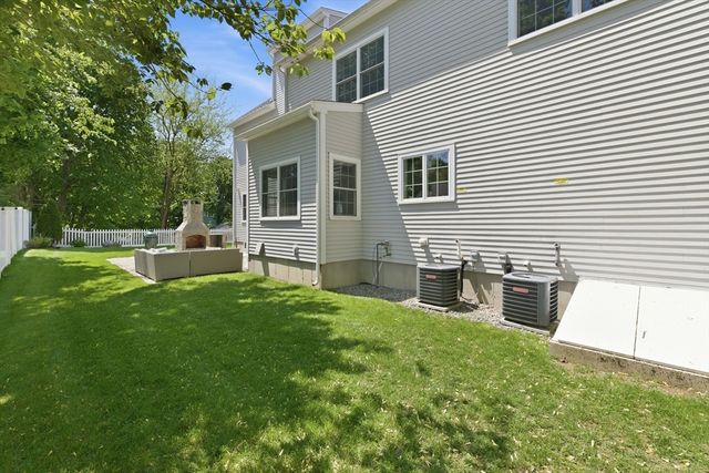 4 Augustus Rd, Lexington, MA 02421