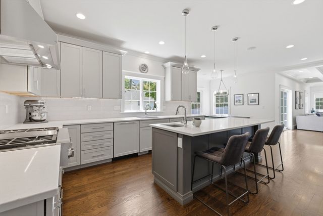 4 Augustus Rd, Lexington, MA 02421