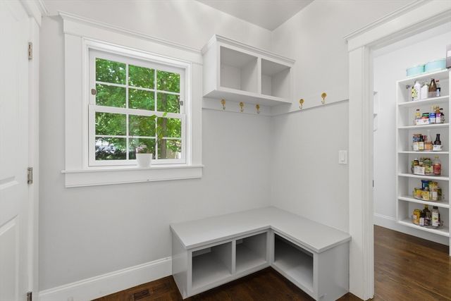 4 Augustus Rd, Lexington, MA 02421