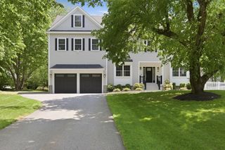 4 Augustus Rd, Lexington, MA 02421