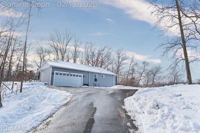 10311 Walnut Shores Drive, Tyrone Township, MI 48430