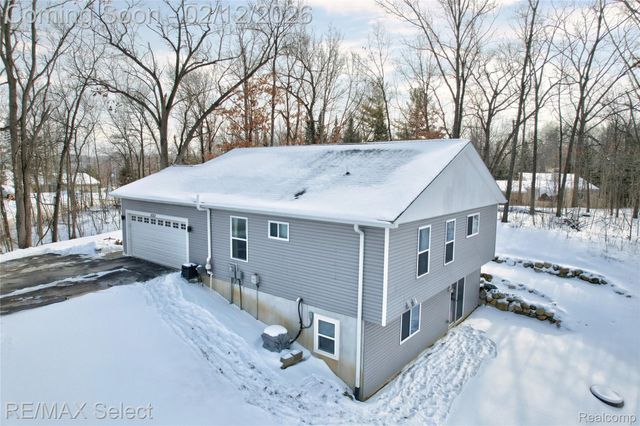 10311 Walnut Shores Drive, Tyrone Township, MI 48430