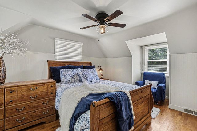 567 Central Avenue, Holland City, MI 49423