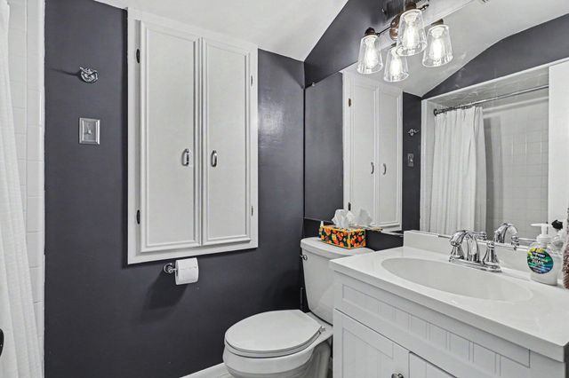 567 Central Avenue, Holland City, MI 49423