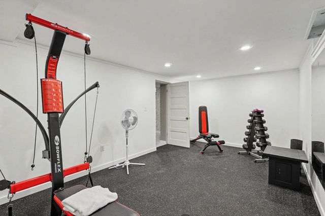 567 Central Avenue, Holland City, MI 49423