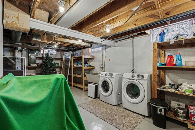 567 Central Avenue, Holland City, MI 49423
