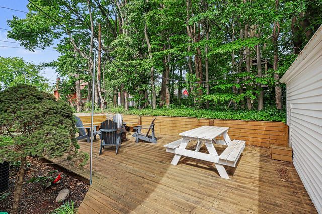 567 Central Avenue, Holland City, MI 49423