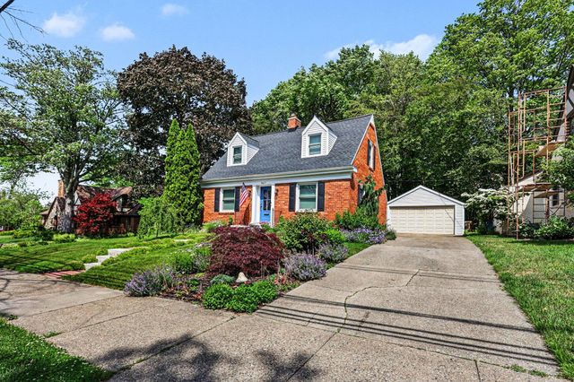 567 Central Avenue, Holland City, MI 49423
