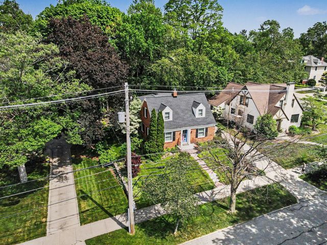 567 Central Avenue, Holland City, MI 49423