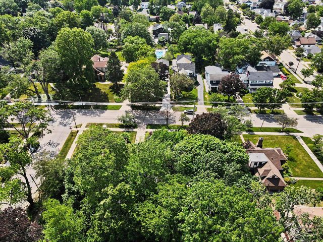 567 Central Avenue, Holland City, MI 49423