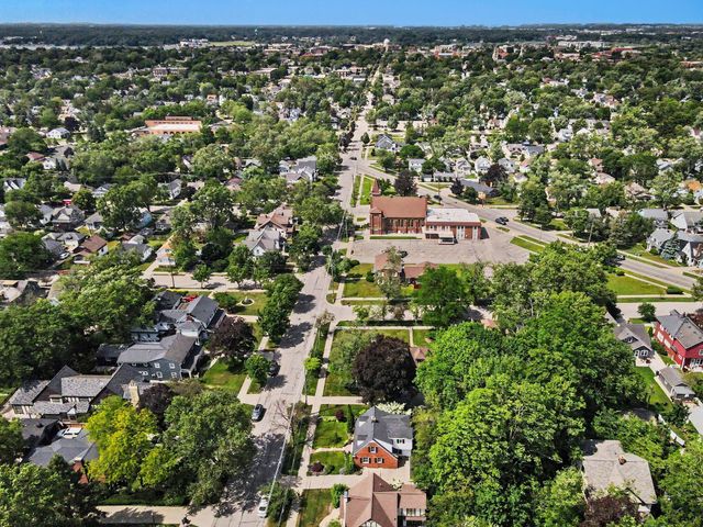 567 Central Avenue, Holland City, MI 49423