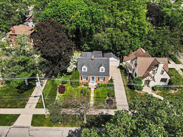 567 Central Avenue, Holland City, MI 49423