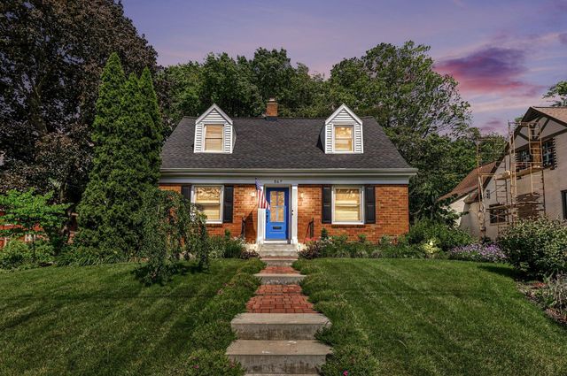 567 Central Avenue, Holland City, MI 49423