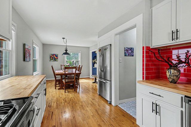 567 Central Avenue, Holland City, MI 49423