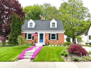567 Central Avenue, Holland City, MI 49423