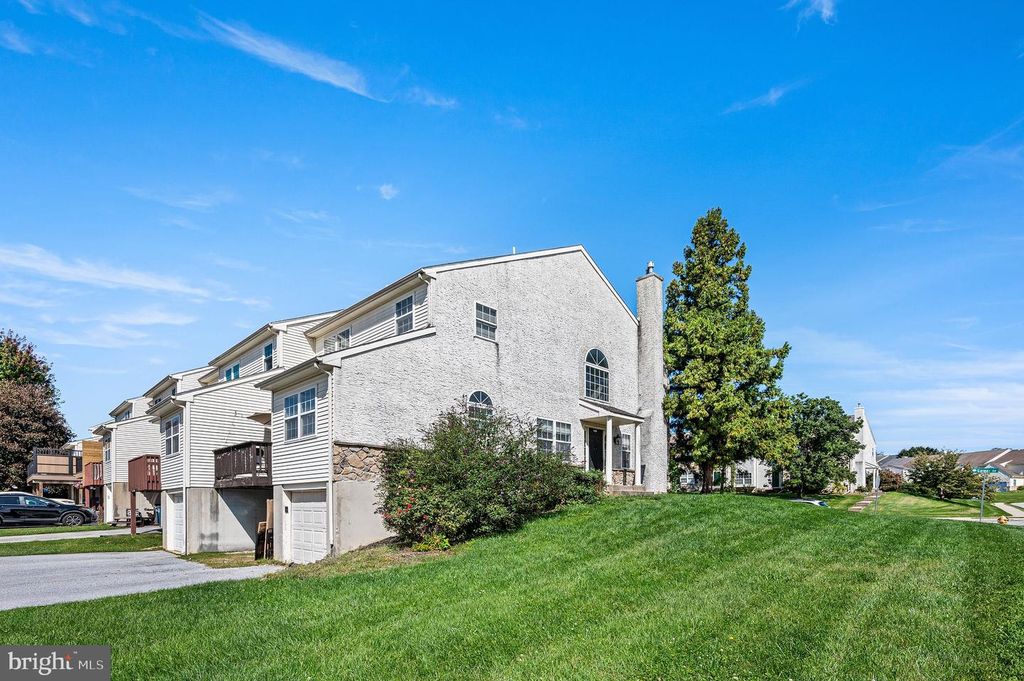 302 GALWAY DR, West Chester, PA 19380 — exterior