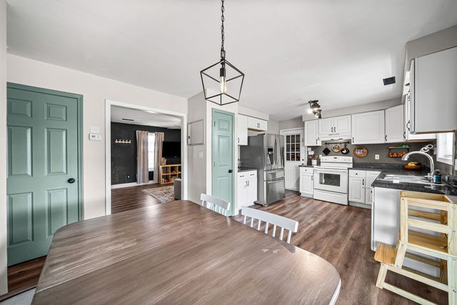 202 Man O War Dr, Oak Grove, KY 42262