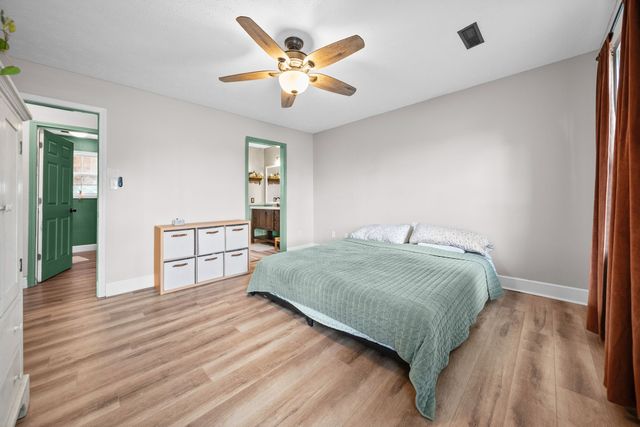 202 Man O War Dr, Oak Grove, KY 42262