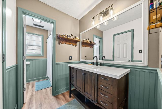 202 Man O War Dr, Oak Grove, KY 42262