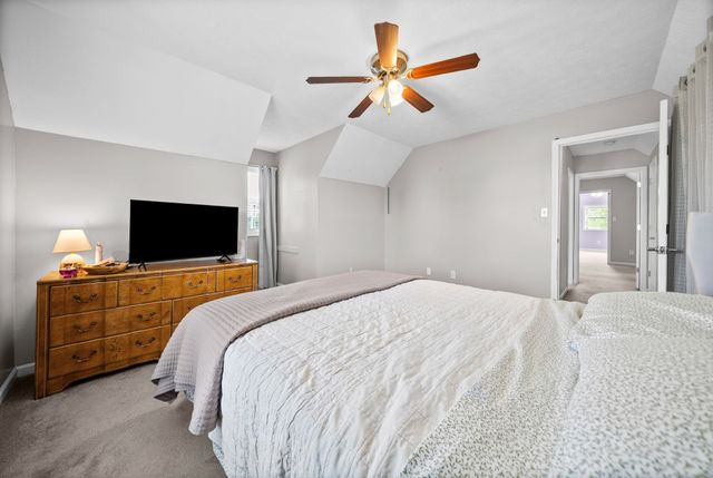 202 Man O War Dr, Oak Grove, KY 42262