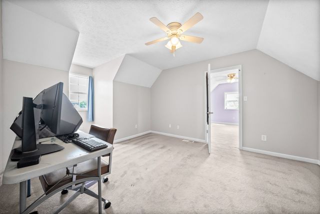 202 Man O War Dr, Oak Grove, KY 42262