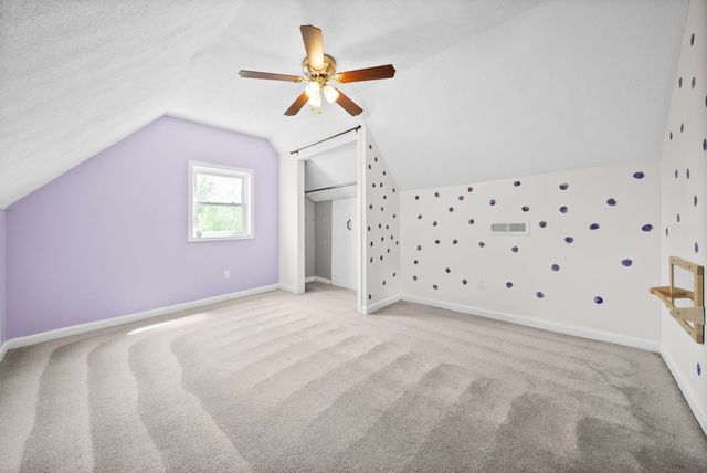 202 Man O War Dr, Oak Grove, KY 42262