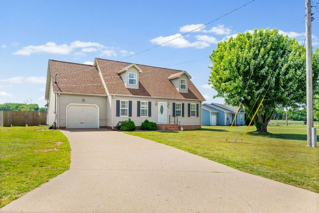 202 Man O War Dr, Oak Grove, KY 42262