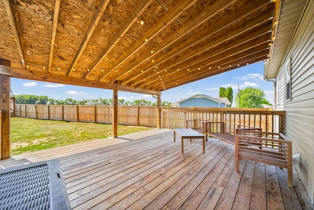 202 Man O War Dr, Oak Grove, KY 42262