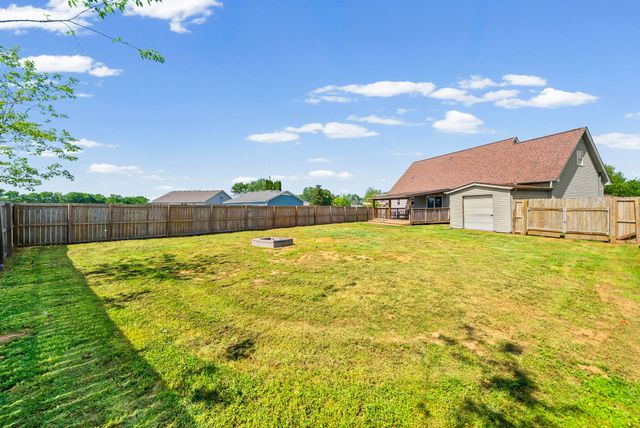 202 Man O War Dr, Oak Grove, KY 42262