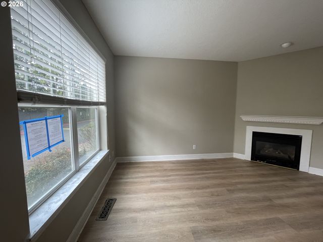 19189 Se YAMHILL St 7, Portland, OR 97233