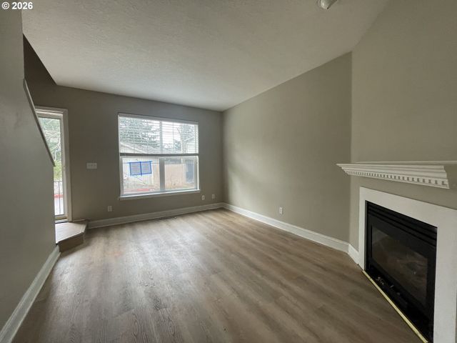 19189 Se YAMHILL St 7, Portland, OR 97233