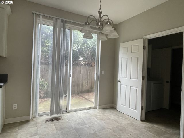 19189 Se YAMHILL St 7, Portland, OR 97233