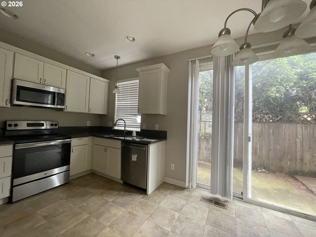 19189 Se YAMHILL St 7, Portland, OR 97233