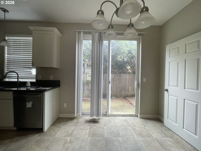 19189 Se YAMHILL St 7, Portland, OR 97233