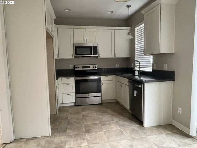 19189 Se YAMHILL St 7, Portland, OR 97233