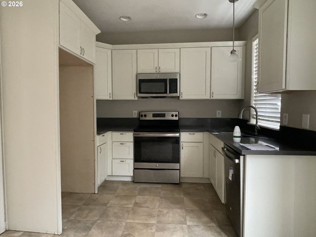 19189 Se YAMHILL St 7, Portland, OR 97233