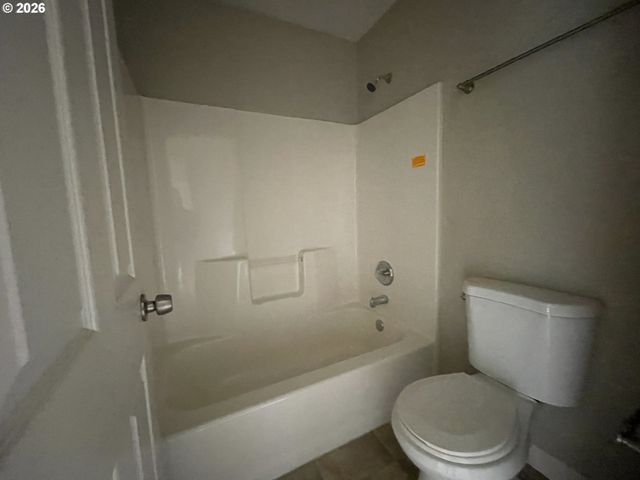 19189 Se YAMHILL St 7, Portland, OR 97233