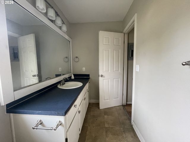 19189 Se YAMHILL St 7, Portland, OR 97233