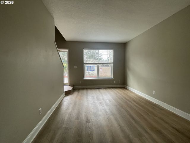 19189 Se YAMHILL St 7, Portland, OR 97233