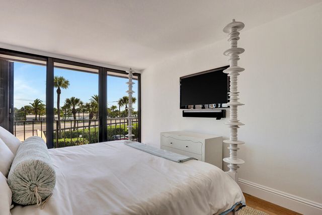 225 Beach Road 204, Tequesta, FL 33469